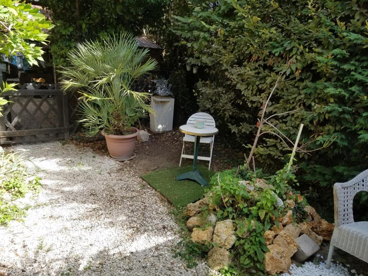 Normandy Cottage Gagny Экстерьер фото